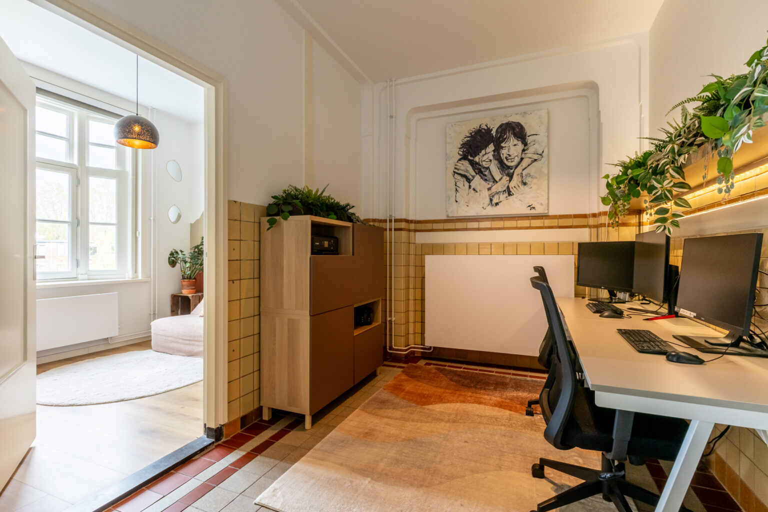 Werkplek in ruime hal